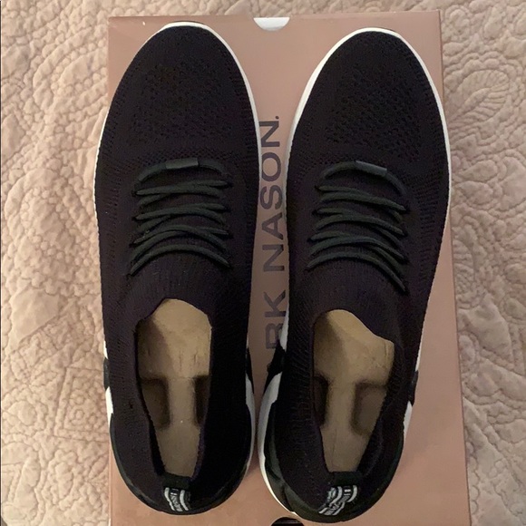 Mark Nason Shoes - NWT Mark Nason Women’s black laceless sneaks